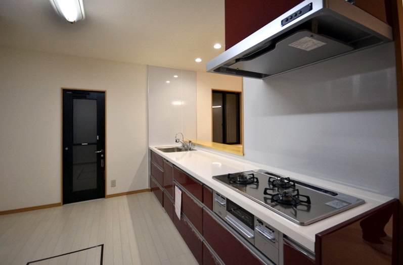 キッチンリフォーム（レイアウト・換気・配管と電気）
